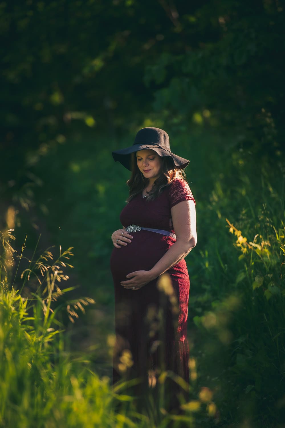Mom's maternity photography in Komoka Provincial Park