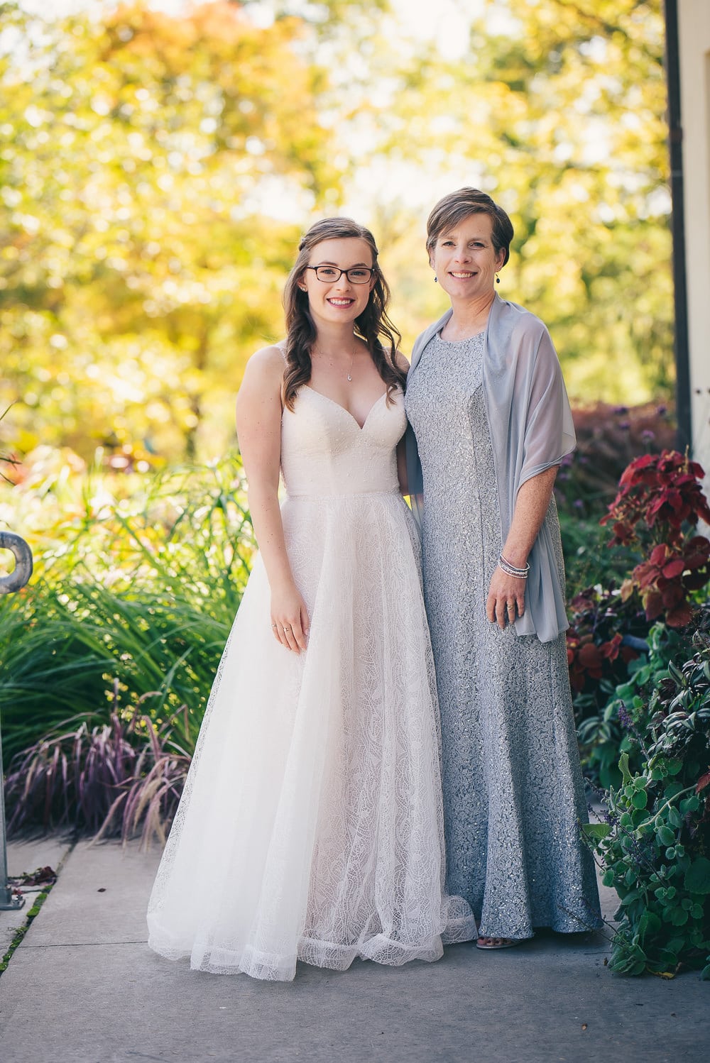 mother and daughter in front of elsie Perrin williams estate wedding